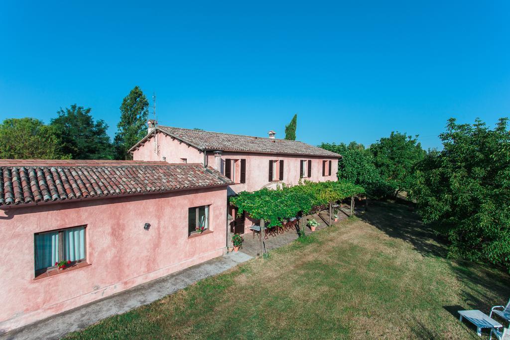Agriturismo Il Pettirosso Vendégház Forlì Kültér fotó