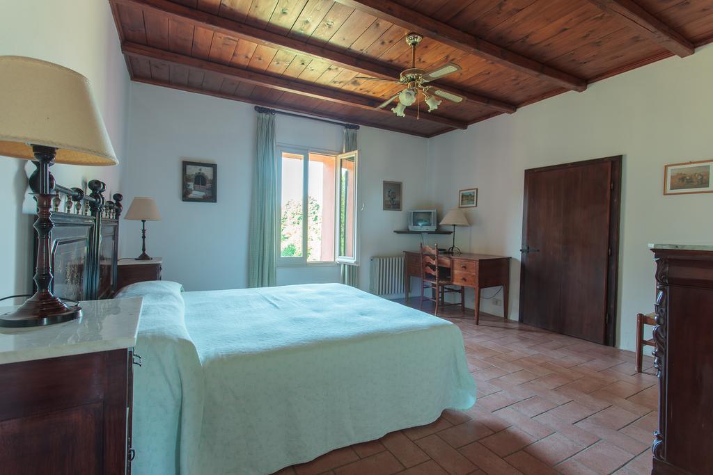 Agriturismo Il Pettirosso Vendégház Forlì Kültér fotó