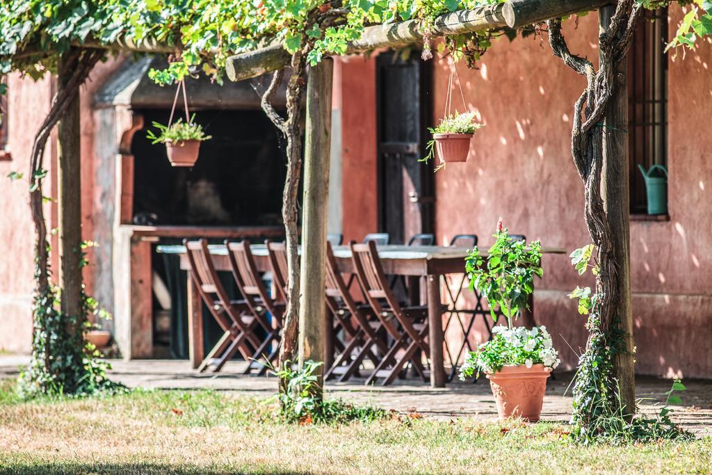 Agriturismo Il Pettirosso Vendégház Forlì Kültér fotó